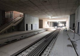 Estado actual de las obras en la estación soterrada del Carmen, en Murcia, con el montaje de las vías.