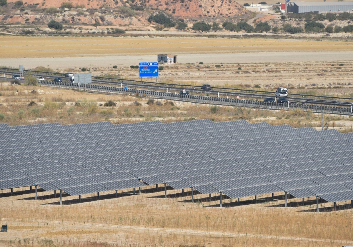 Planta solar ubicada en la pedanía murciana de Baños y Medigo.