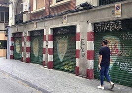 Imagen de archivo de varios garajes.