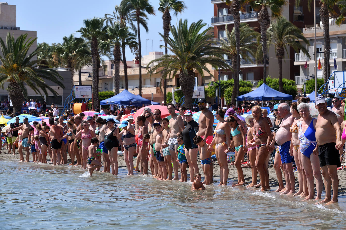 En imágenes, el abrazo al Mar Menor