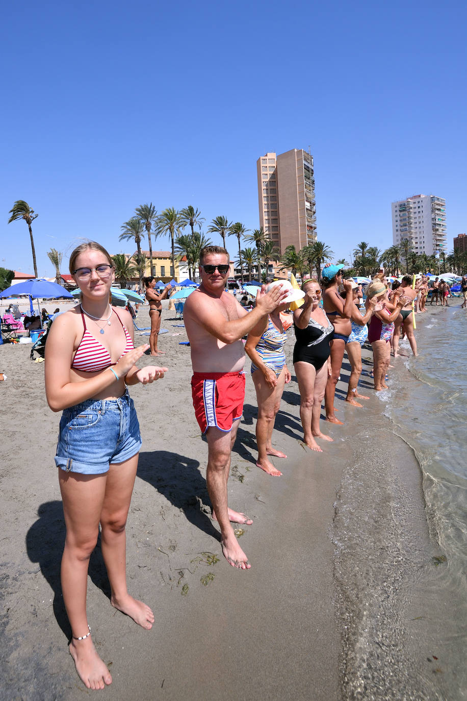 En imágenes, el abrazo al Mar Menor