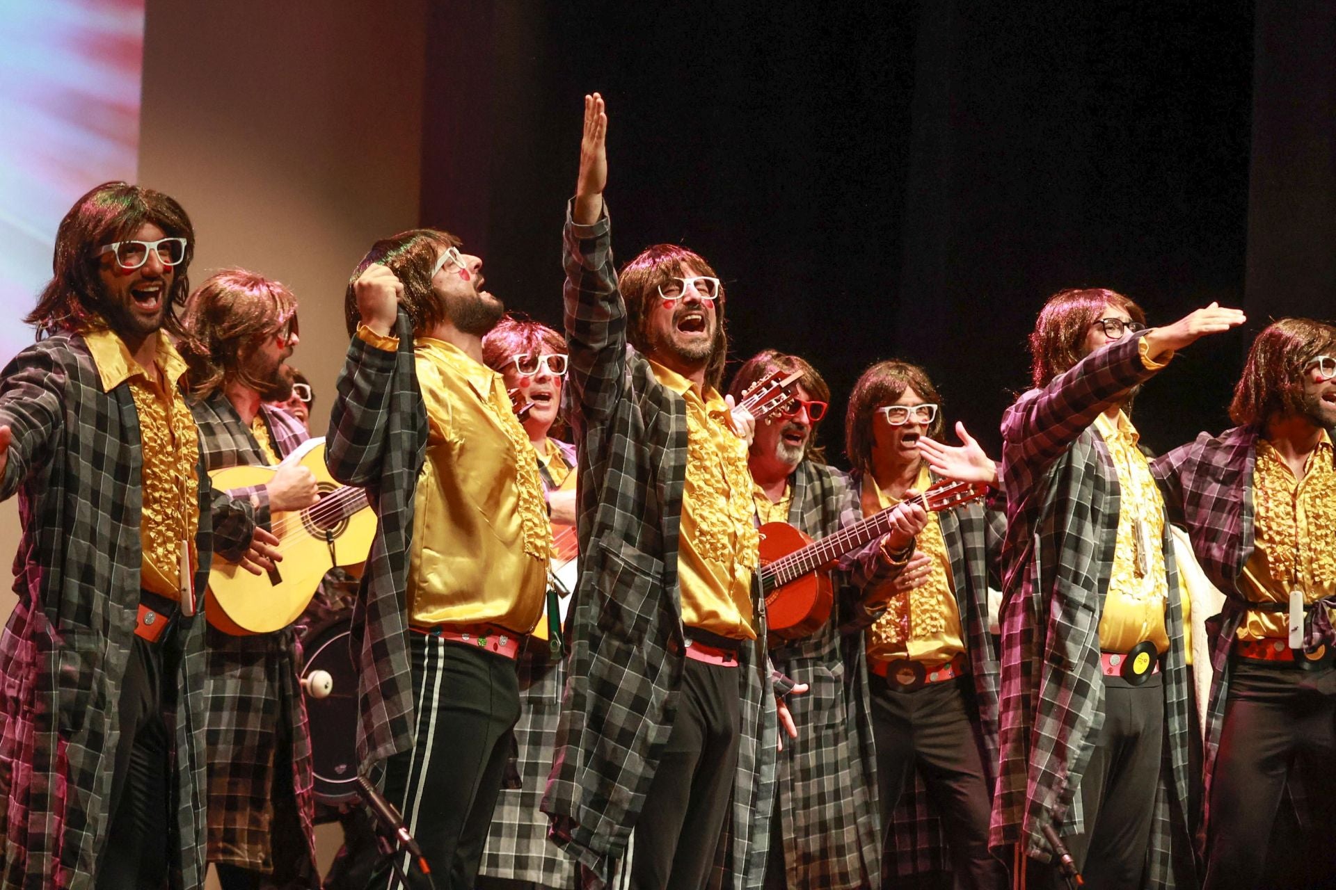Carnaval, chirigoteo y humo gaditano en Torrevieja