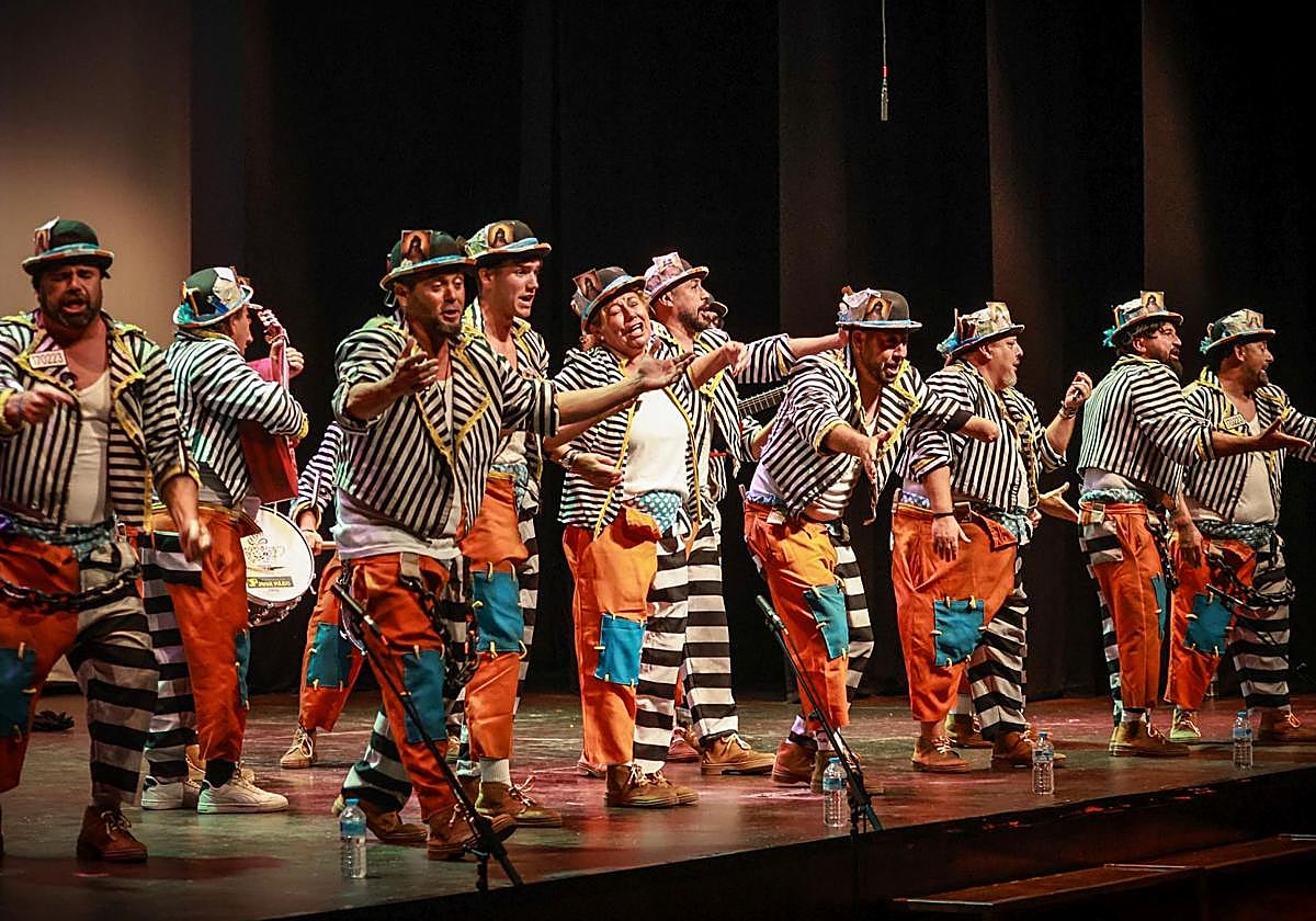 Carnaval, chirigoteo y humo gaditano en Torrevieja