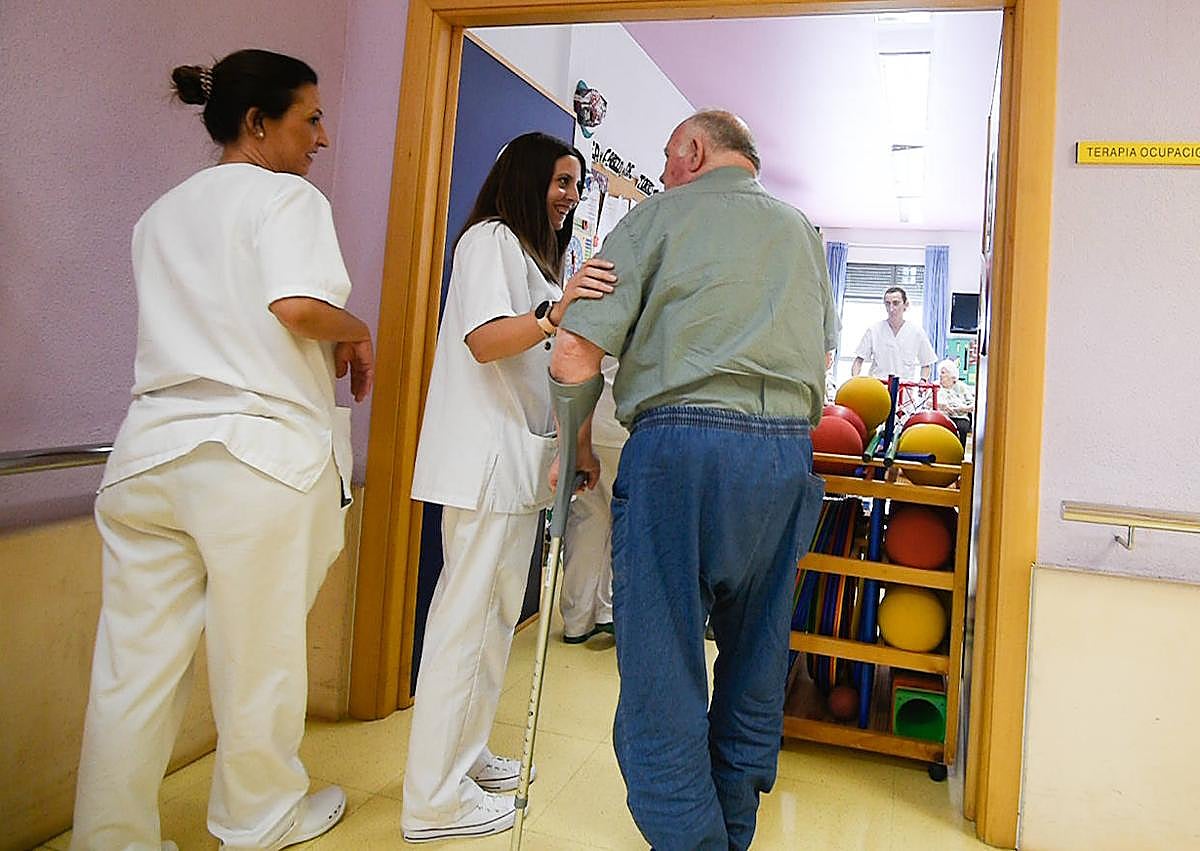 Imagen secundaria 1 - Usuarios del centro de día de la pedanía murciana de Cabezo de Torres.