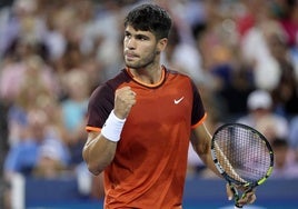 Carlos Alcaraz, durante su partido contra Monfils.