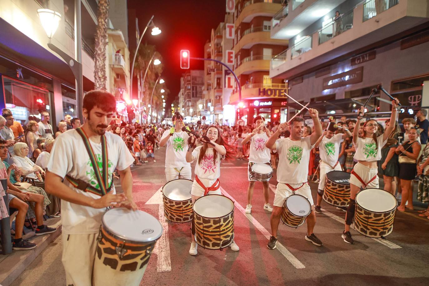 El desfile del Carnaval de Torrevieja, en imágenes