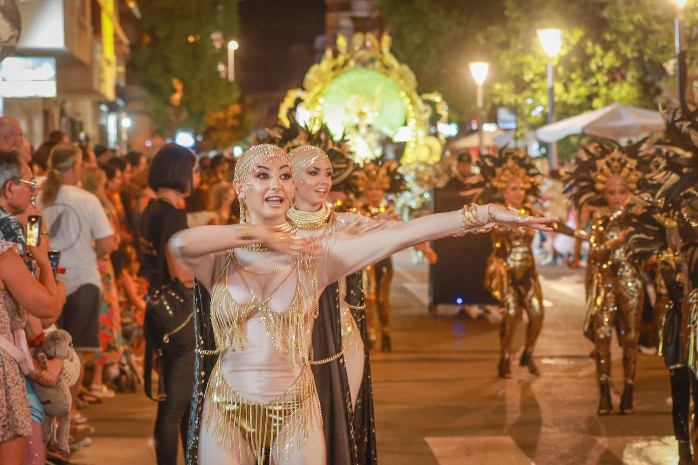 El desfile del Carnaval de Torrevieja, en imágenes