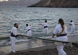 Recreación del arte marinero de la jábega, este sábado en El Portús.