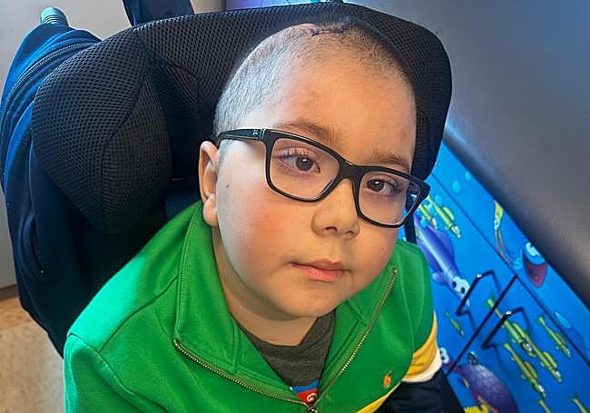 Santino es de Chile, tiene 8 años y fue diagnosticado en octubre de 2023.