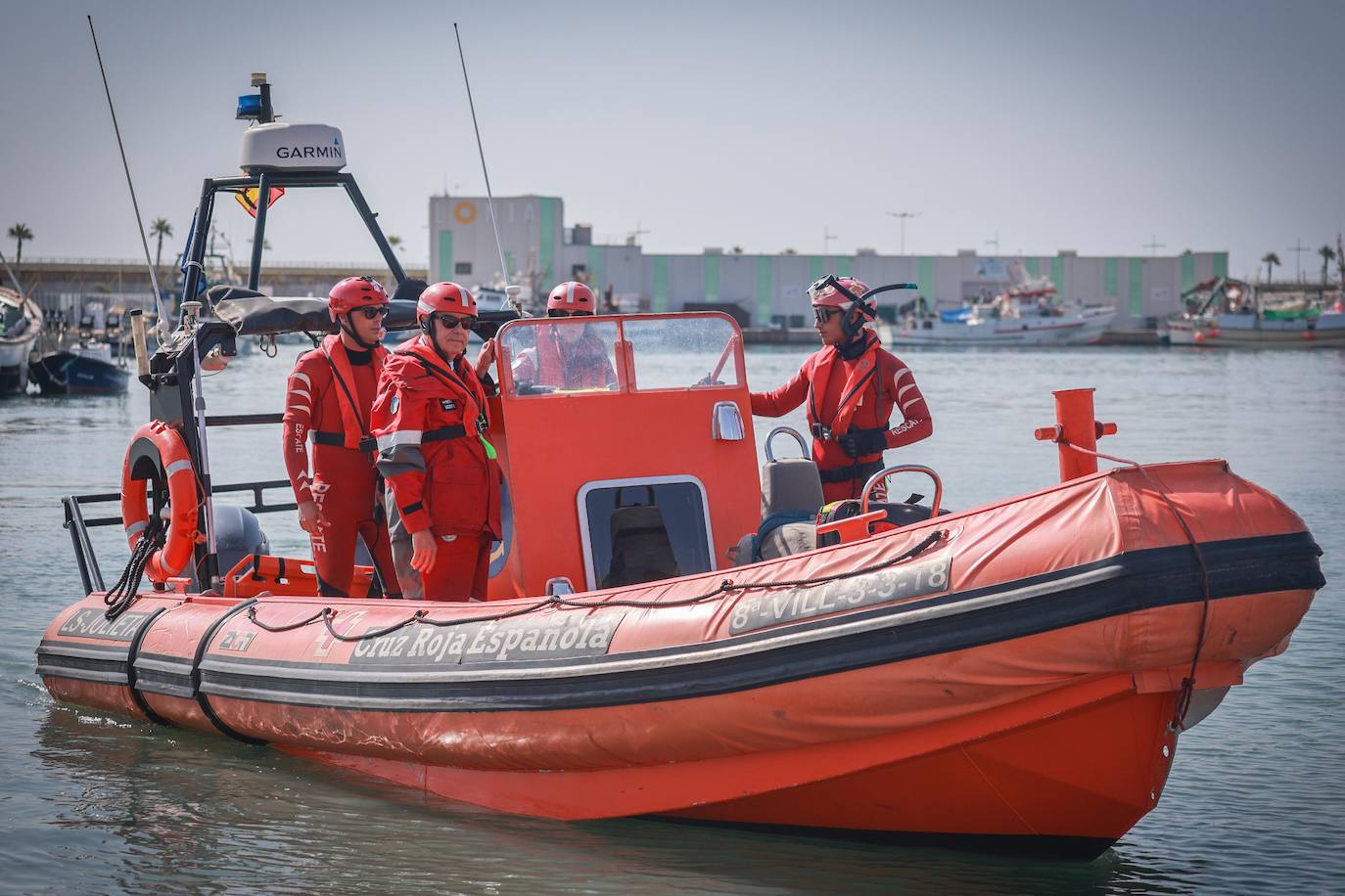 Un día con el equipo de Salvamento Marítimo de Cruz Roja de Torrevieja, en imágenes