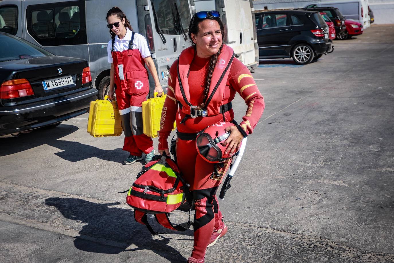 Un día con el equipo de Salvamento Marítimo de Cruz Roja de Torrevieja, en imágenes