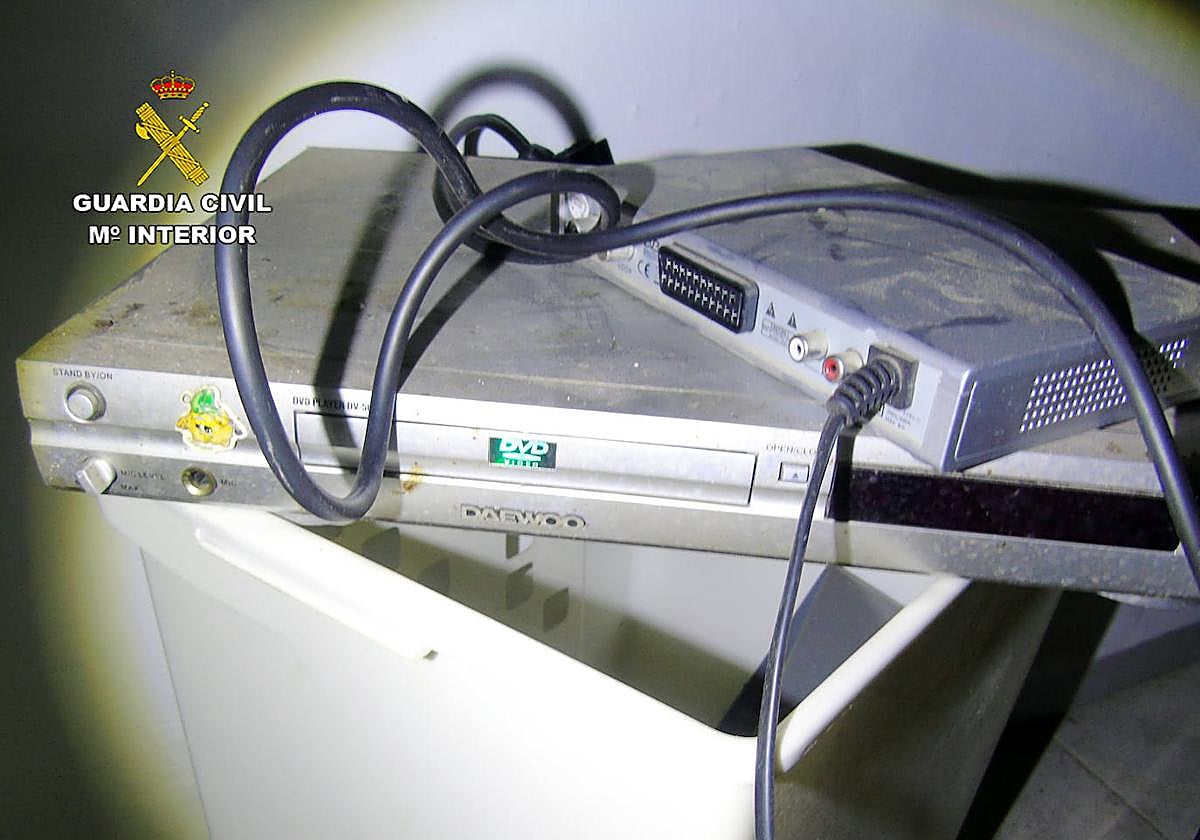 Algunos de los electrodomésticos recuperados por la Guardia Civil.