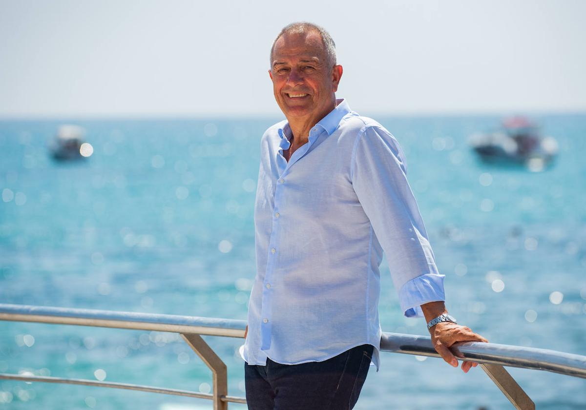 Felipe Moreno, el pasado viernes, en la playa del Cura, en Torrevieja.