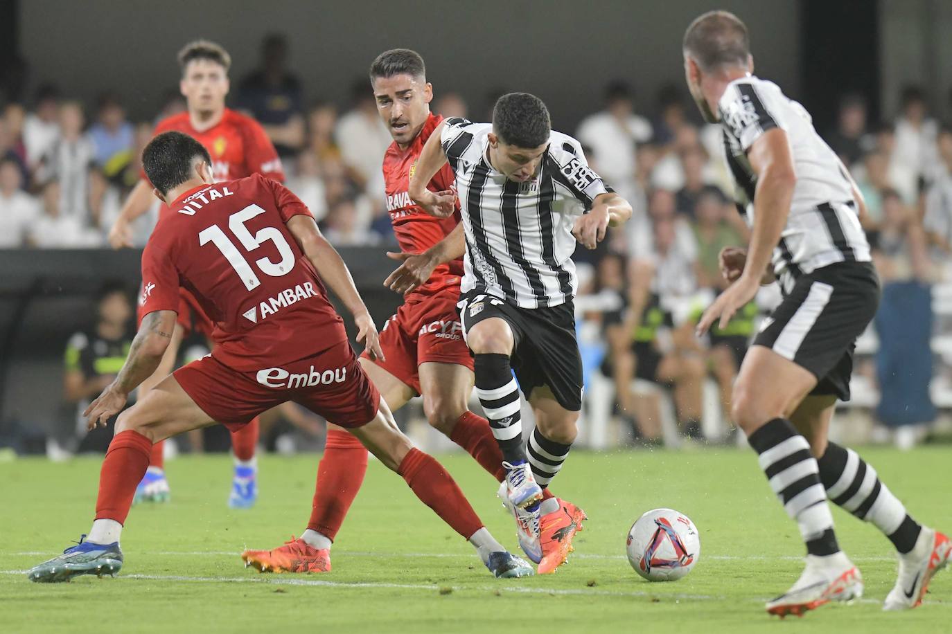 La derrota del Cartagena ante el Zaragoza, en imágenes