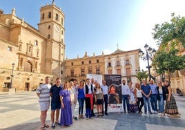 Miembros de la corporación municipal en la presentación del Festival Internacional de Folclore 'Virgen de las Huertas' de Lorca.