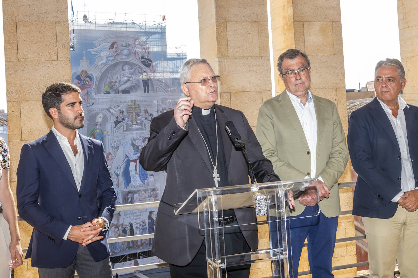 El Ayuntamiento presenta los actos para celebrar la retirada de la lona de la Catedral de Murcia, en imágenes