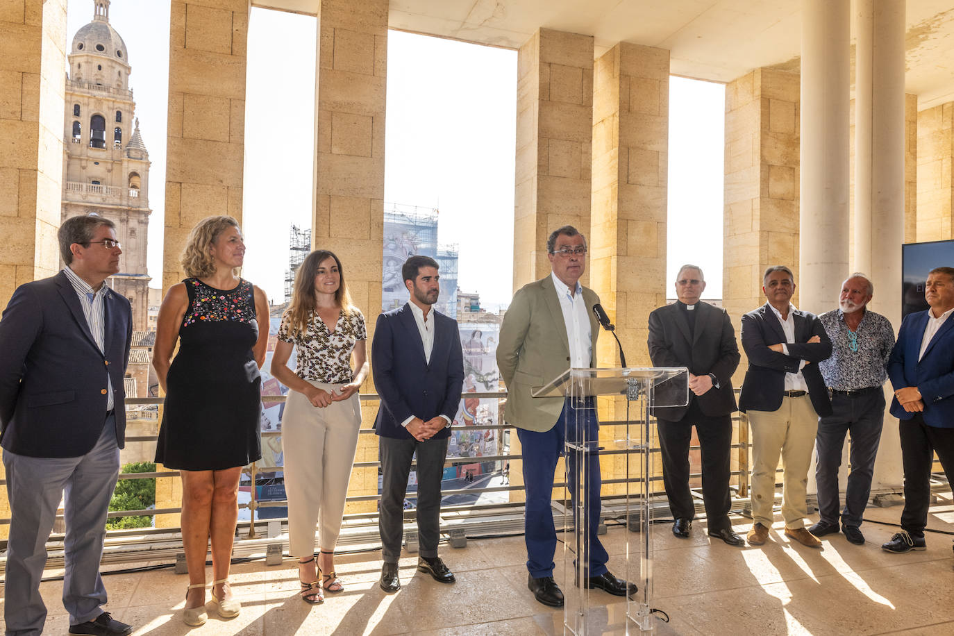 El Ayuntamiento presenta los actos para celebrar la retirada de la lona de la Catedral de Murcia, en imágenes