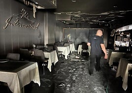 Estado del salón del Restaurante Internacional de Archena, tras el incendio.