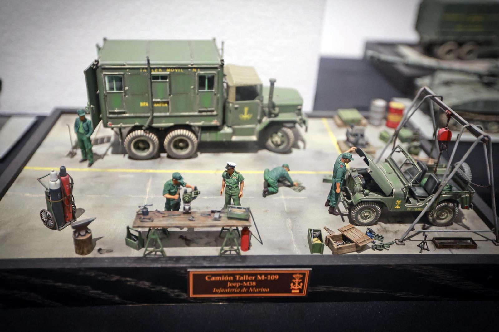 La exposición de modelismo del Ejército español, en imágenes