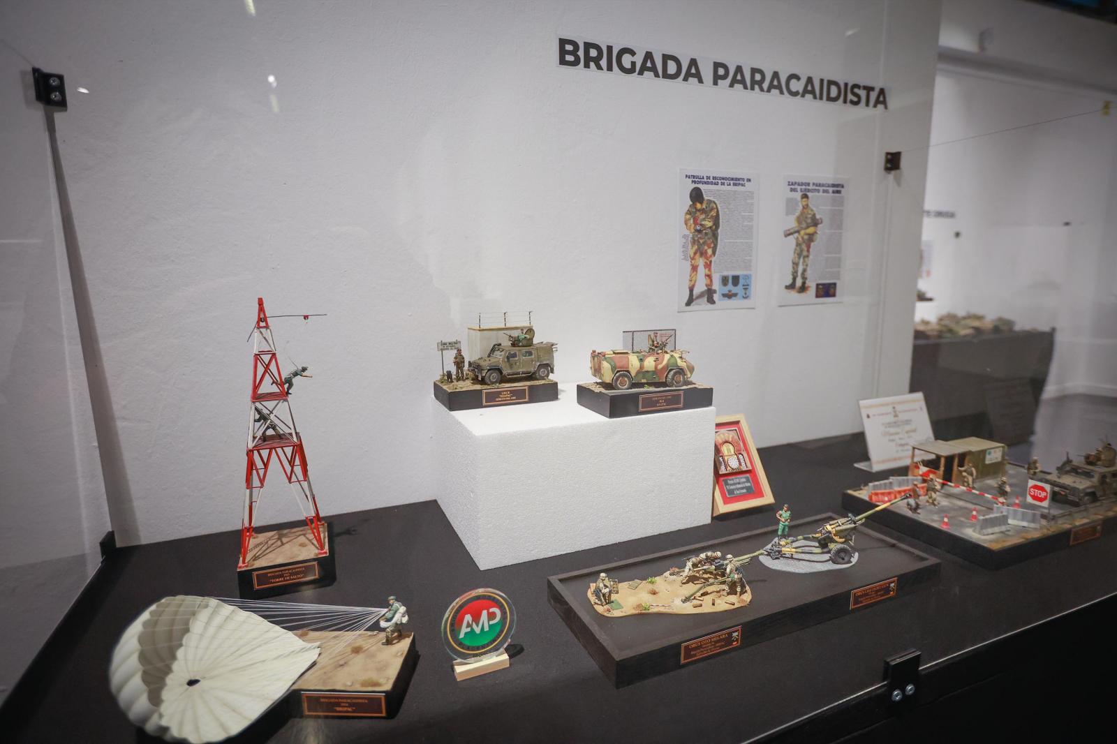 La exposición de modelismo del Ejército español, en imágenes