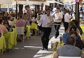 Un restaurante de Cabo de Palos, en el mes de abril de este año.