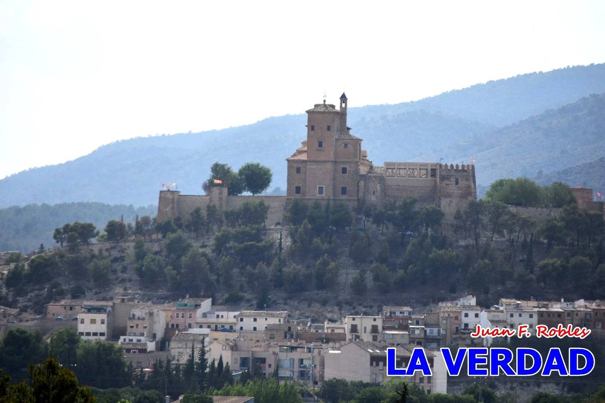 Pedaleando cientos de kilómetros para rezar ante la Vera Cruz de Caravaca