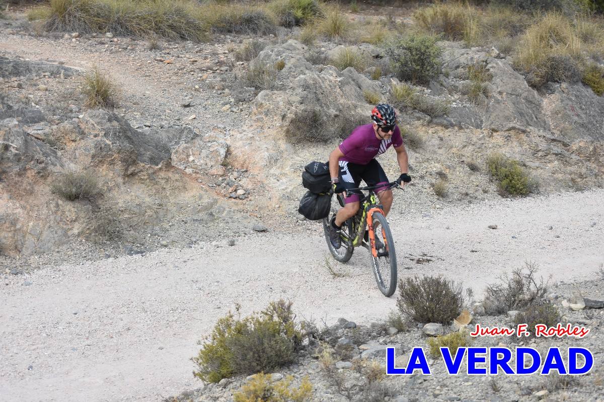 Pedaleando cientos de kilómetros para rezar ante la Vera Cruz de Caravaca