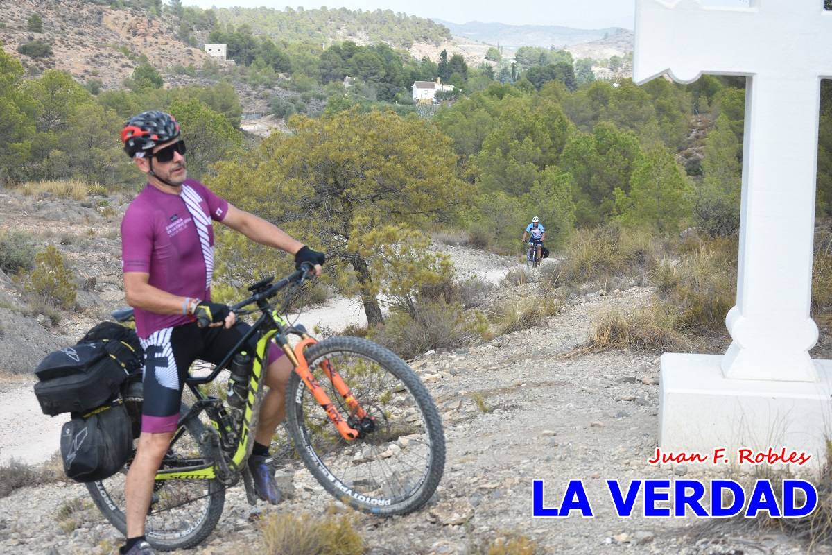 Pedaleando cientos de kilómetros para rezar ante la Vera Cruz de Caravaca