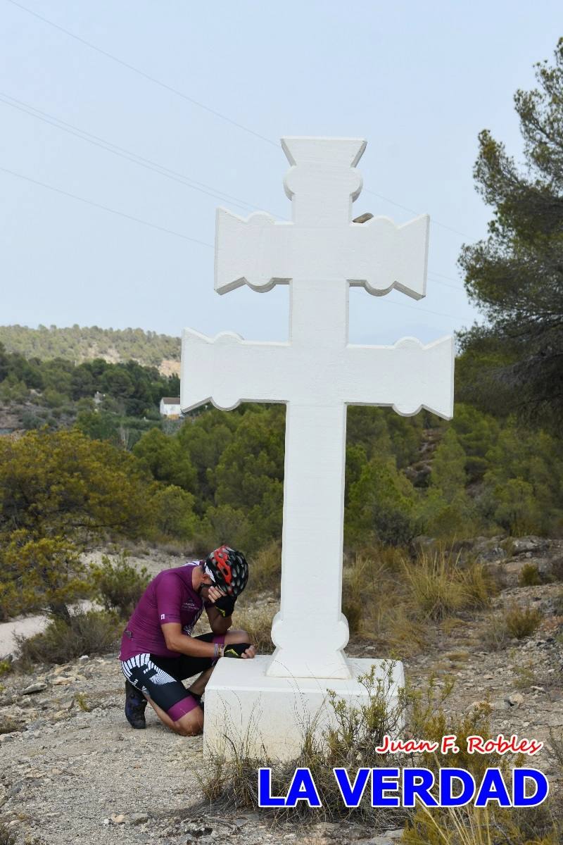 Pedaleando cientos de kilómetros para rezar ante la Vera Cruz de Caravaca