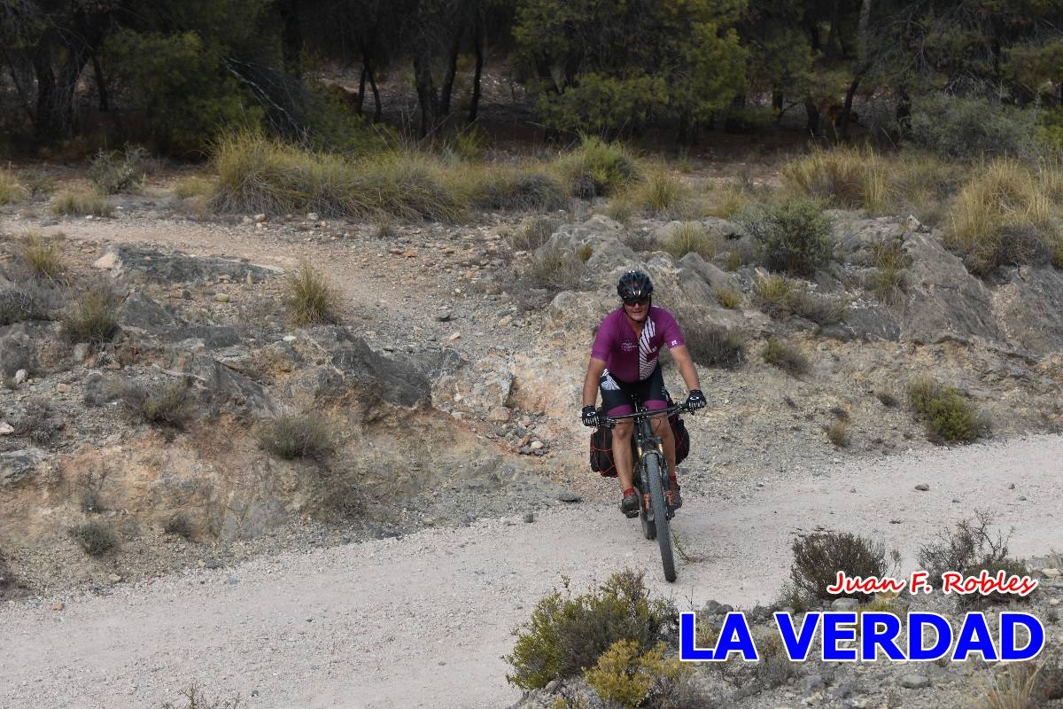 Pedaleando cientos de kilómetros para rezar ante la Vera Cruz de Caravaca