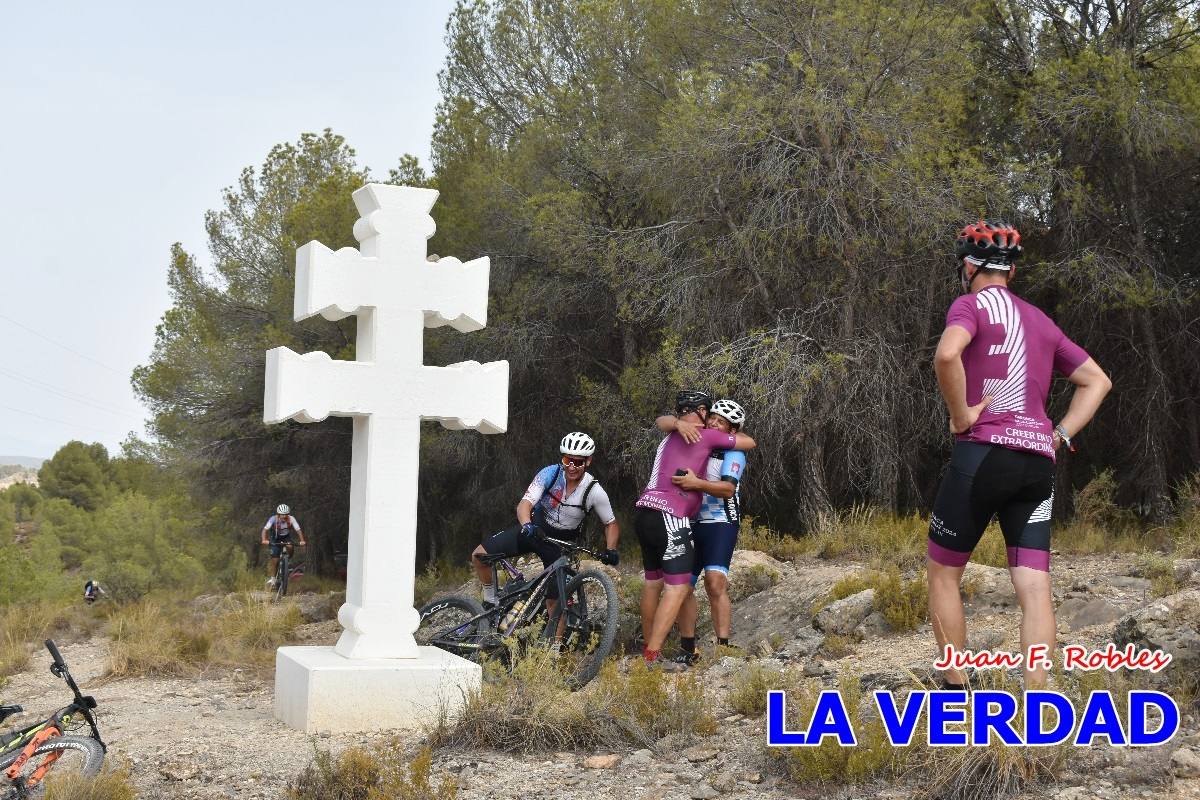 Pedaleando cientos de kilómetros para rezar ante la Vera Cruz de Caravaca