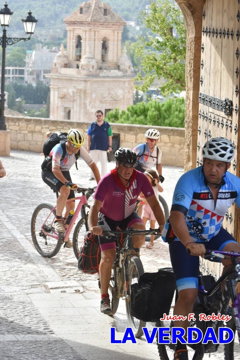 Pedaleando cientos de kilómetros para rezar ante la Vera Cruz de Caravaca