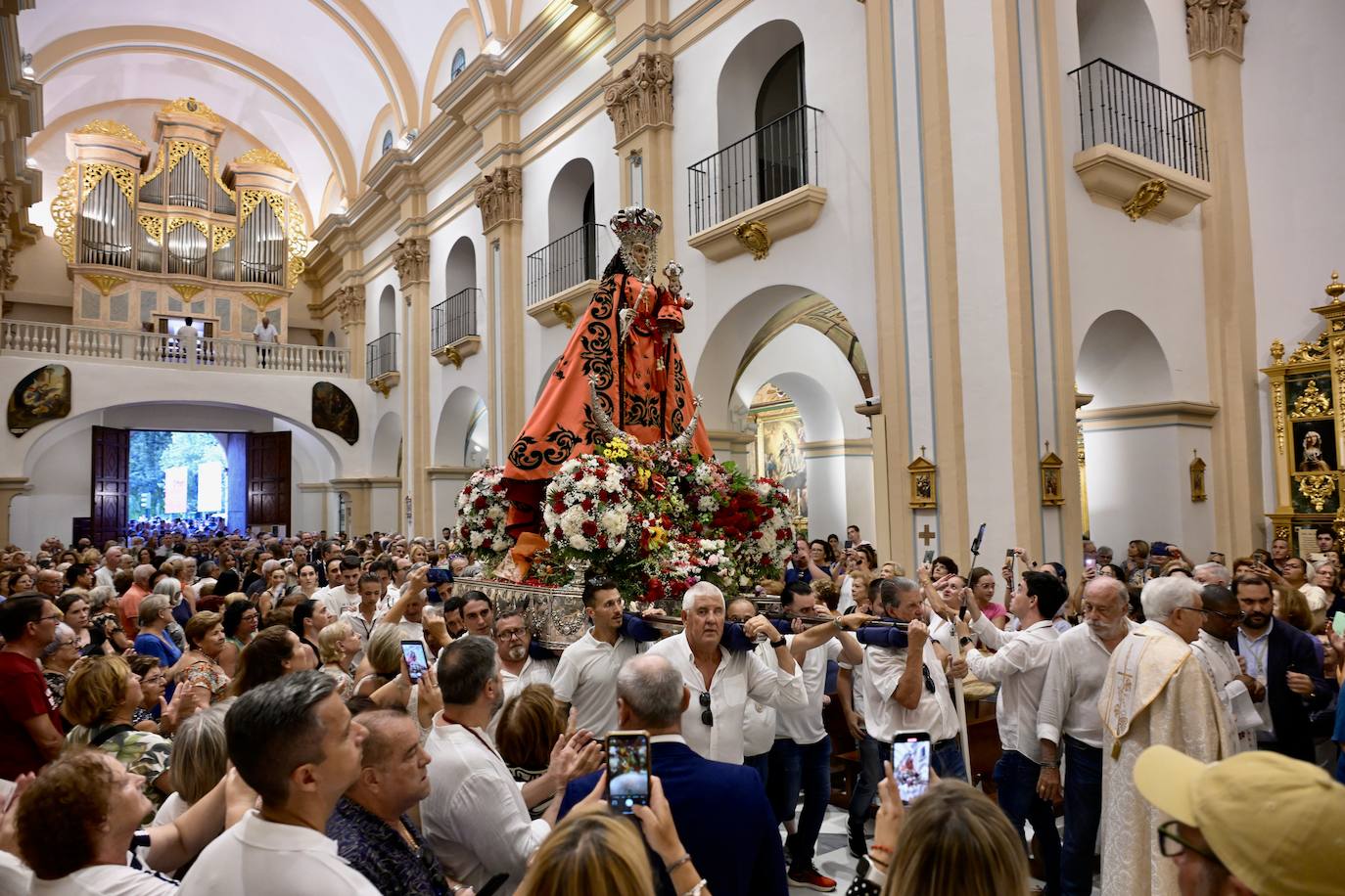 La bajada de la Virgen de la Fuensanta a la Catedral de Murcia, en imágenes
