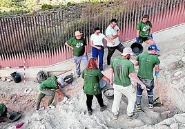 Visita del alcalde de Cieza, Tomás Rubio, y la concejala de Patrimonio Histórico, María Turpín, a Medina Siyâsa, ayer.