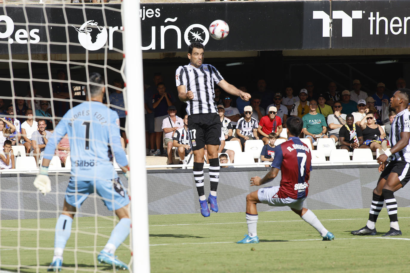 La derrota del Cartagena frente al Levante, en imágenes