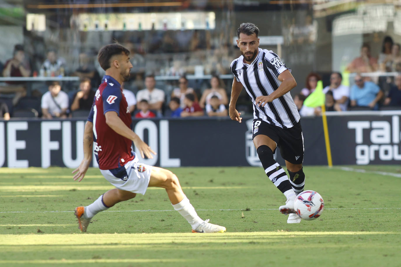 La derrota del Cartagena frente al Levante, en imágenes