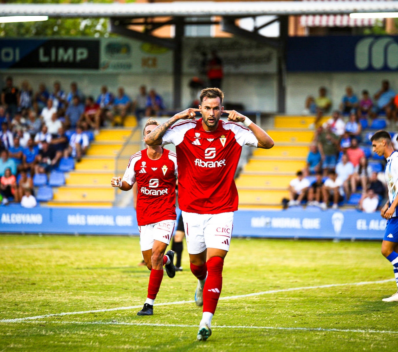 La victoria del Real Murcia frente al Alcoyano, en imágenes