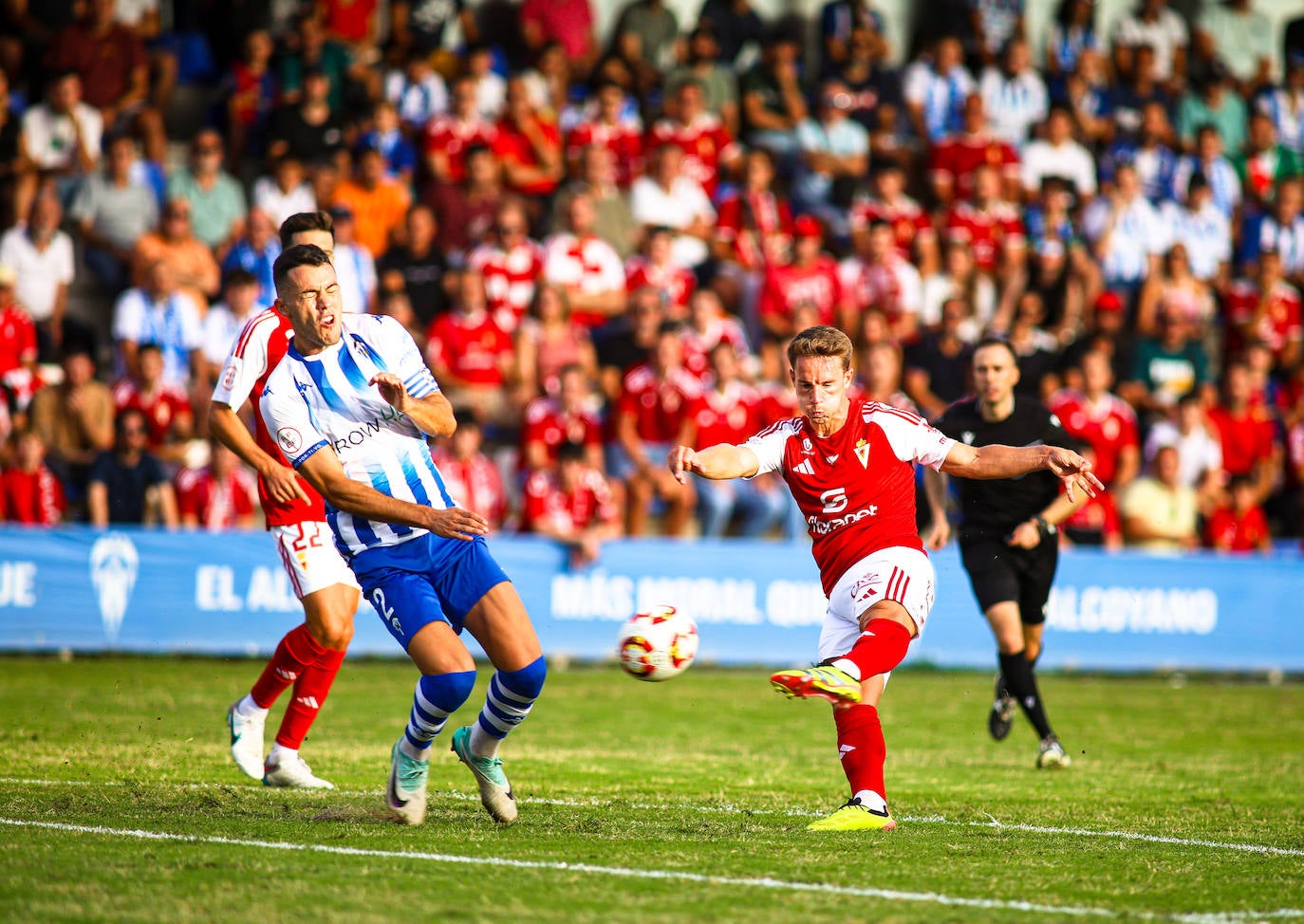 La victoria del Real Murcia frente al Alcoyano, en imágenes