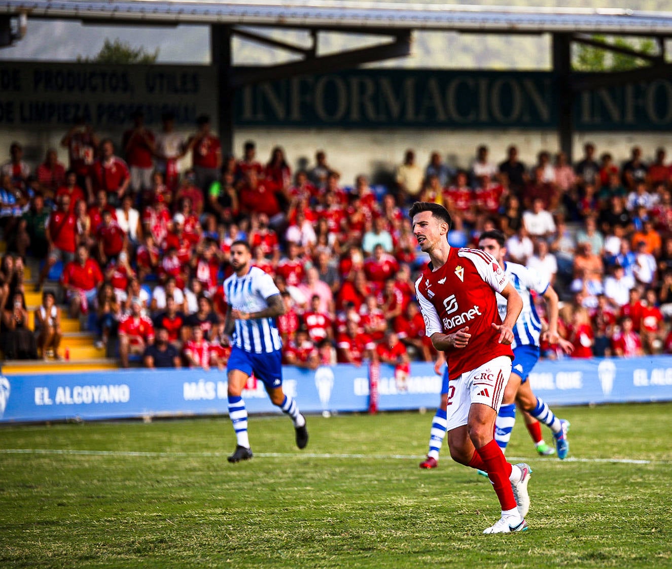 La victoria del Real Murcia frente al Alcoyano, en imágenes