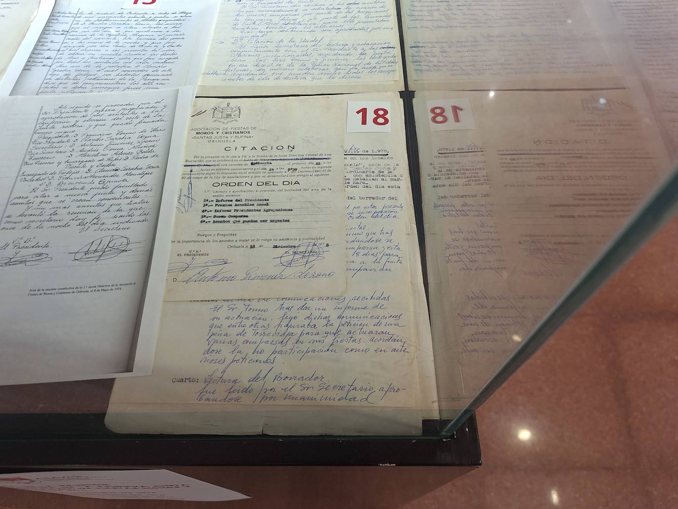Las imágenes de la exposición de los 50 años de Moros y Cristianos en Orihuela