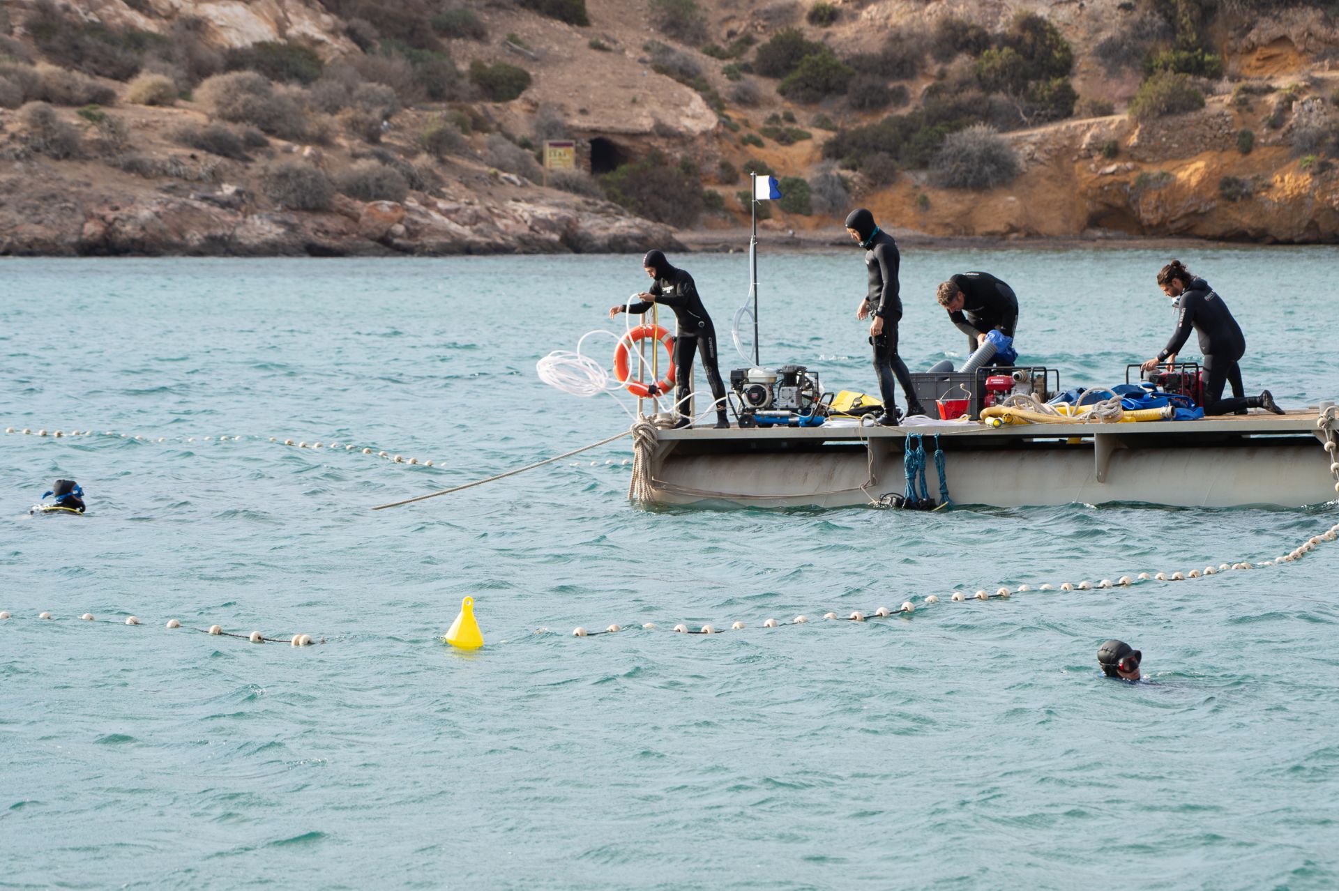 La extracción de la primera porción del barco fenicio de Mazarrón, en imágenes
