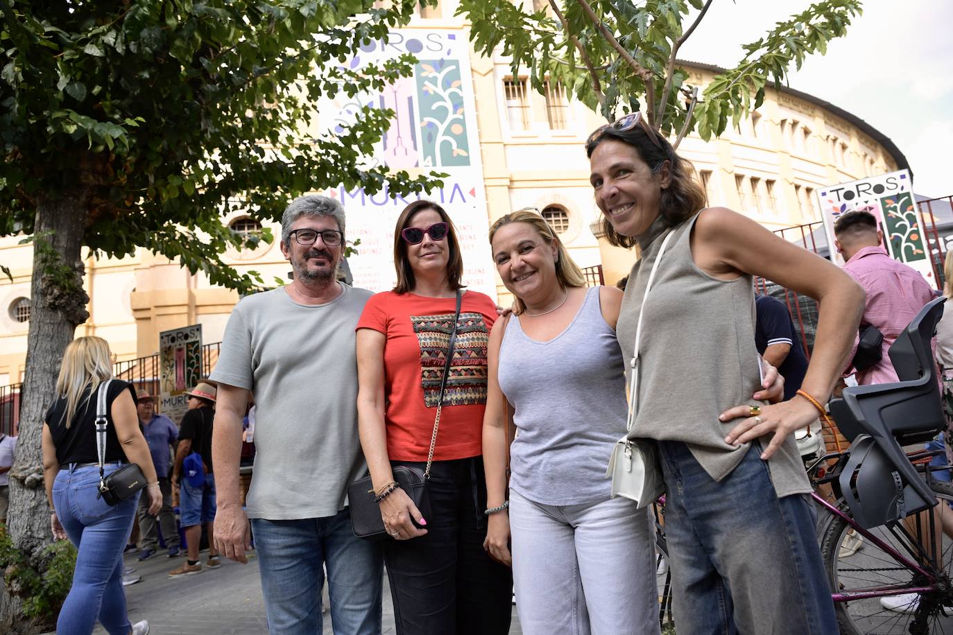 Las imágenes del ambiente de la corrida del día de la Romería en Murcia