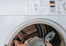 Los tres errores más comunes al poner la lavadora y que pueden estropear tu ropa.