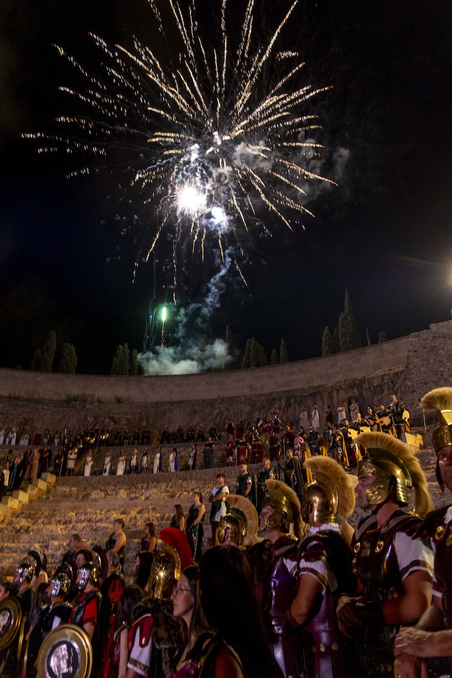 Encendido del fuego sagrado en Cartagena, en imágenes