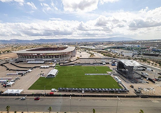 Instalación de la zona de conciertos, este viernes.