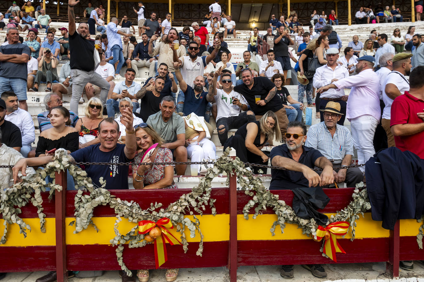 La cuarta corrida de toros de la Feria de Murcia, en imágenes