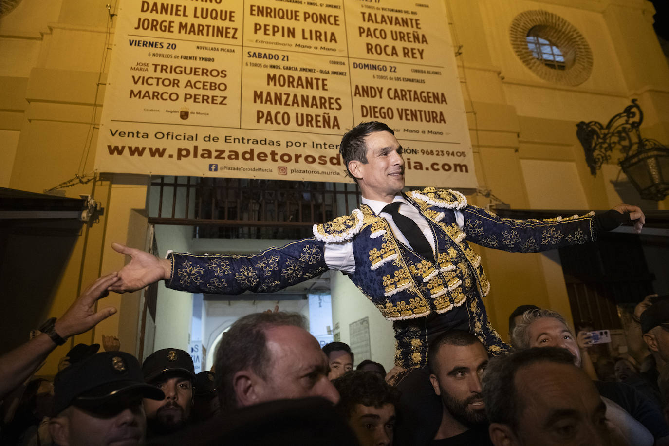 La cuarta corrida de toros de la Feria de Murcia, en imágenes