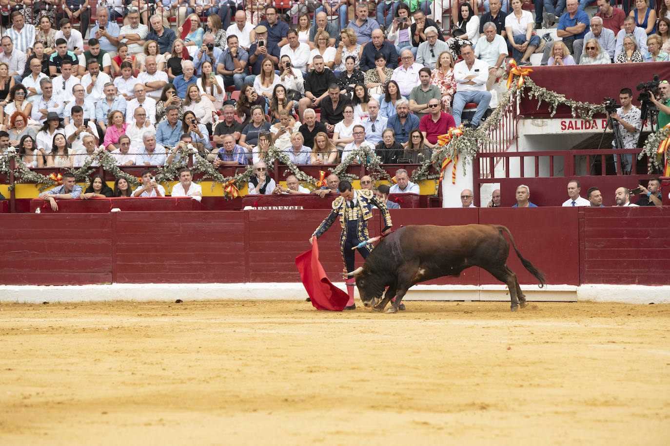 La cuarta corrida de toros de la Feria de Murcia, en imágenes