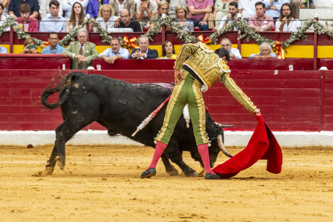 La cuarta corrida de toros de la Feria de Murcia, en imágenes