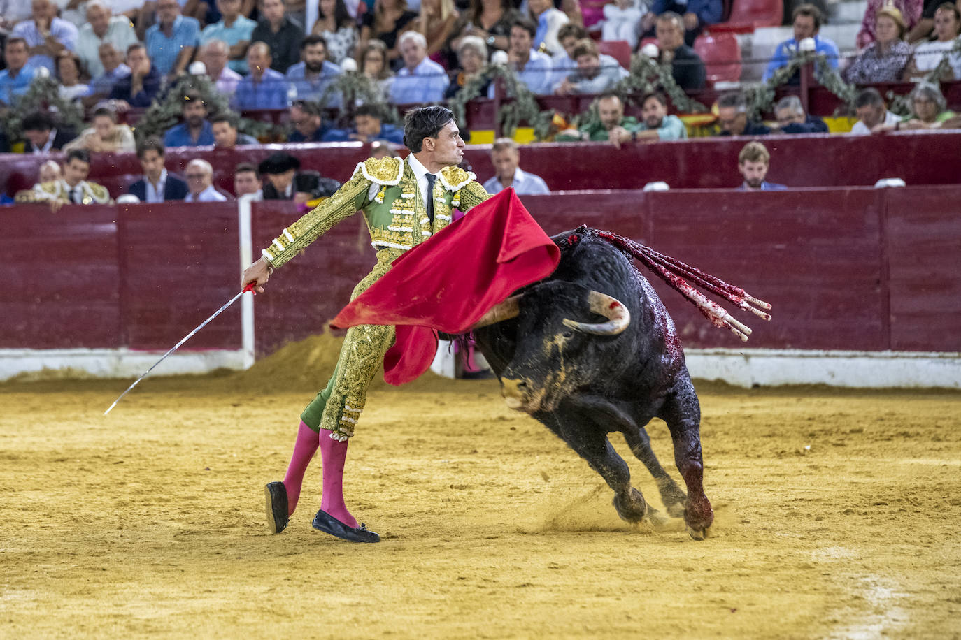 La cuarta corrida de toros de la Feria de Murcia, en imágenes